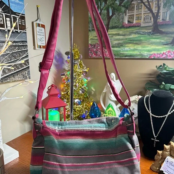 Betseyville Multicolor Striped Crossbody/Shoulder Bag GUC - Picture 2 of 9